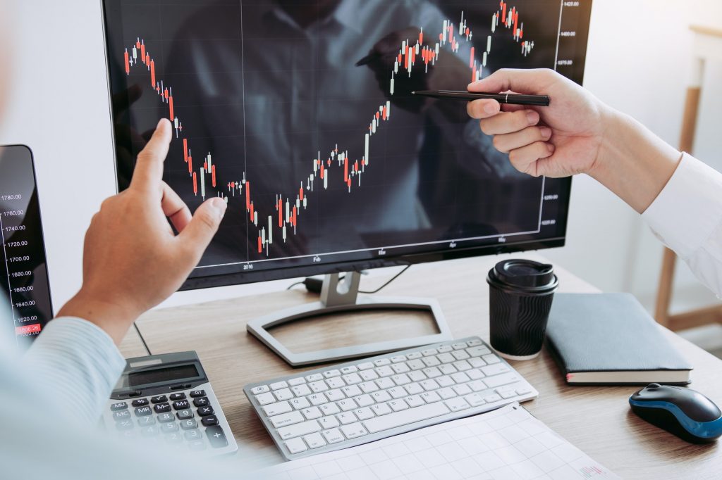 Investors are pointing to laptops that have investment information stock markets